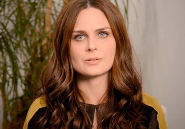 Emily Deschanel: dump zuivel!