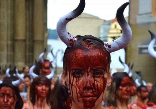 Waarom hebben 75 mensen zich zojuist vergoten in ‘bloed’ in Pamplona?
