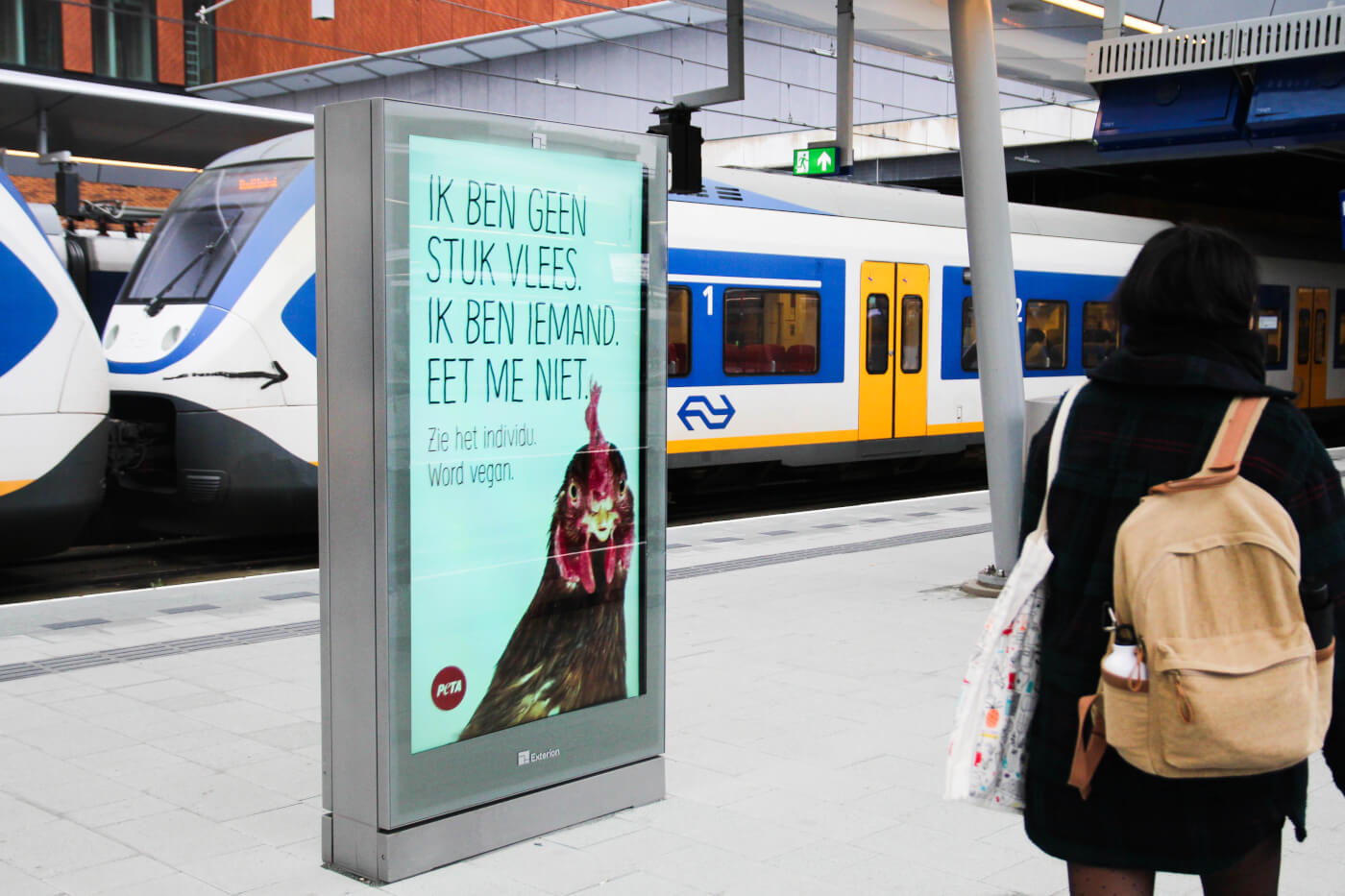 Dieren nemen Utrecht Centraal over om reizigers bewust te maken voor Wereldvegandag