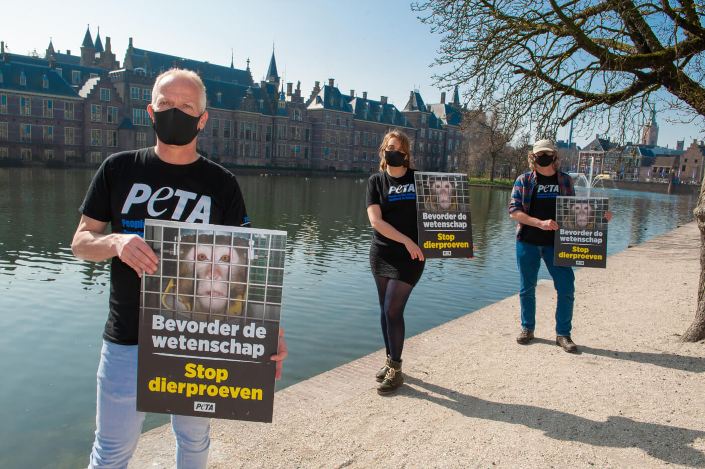 Eerste dag aan het bewind: hoe PETA het nieuwe parlement verwelkomde met een protest tegen dierproeven
